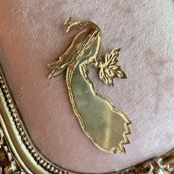 Vintage Bird Brooch Pin Glittering Peacock w/Leaf Red, Orange & Yellow Feathers - Picture 5 of 10